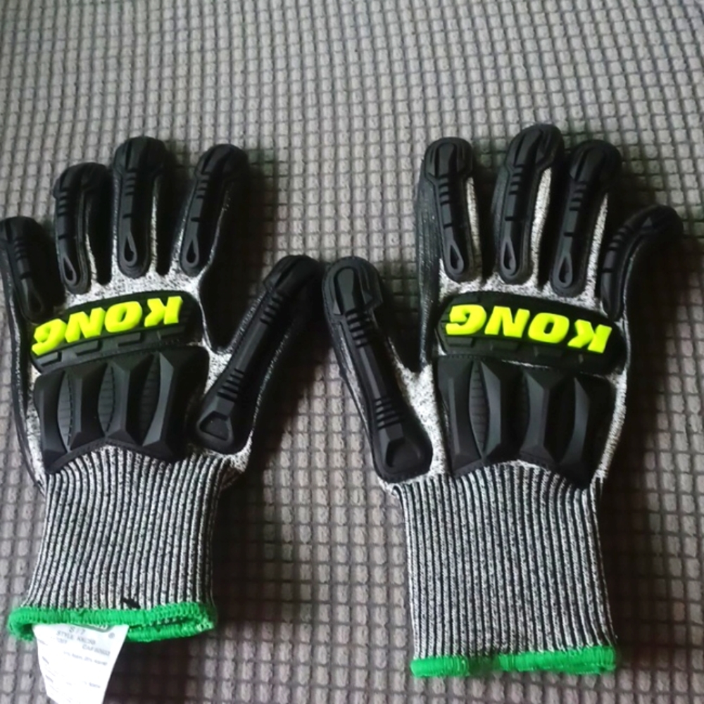 IR0NCLAD KONG GLOVES NEW